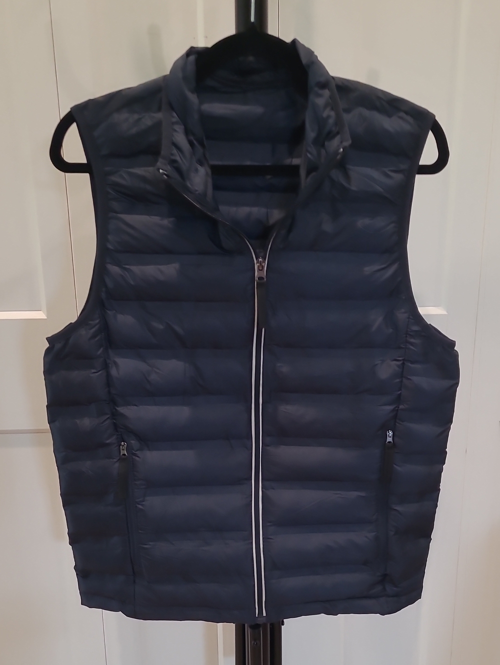 Mavi Men's Quilted Navy Puffer Vest with Zip Pockets